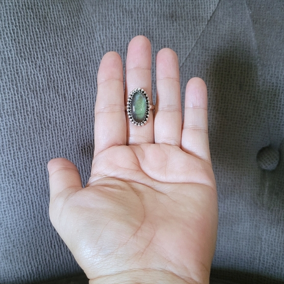 Shivam Labradorite Statement Ring💍 - Picture 13 of 16